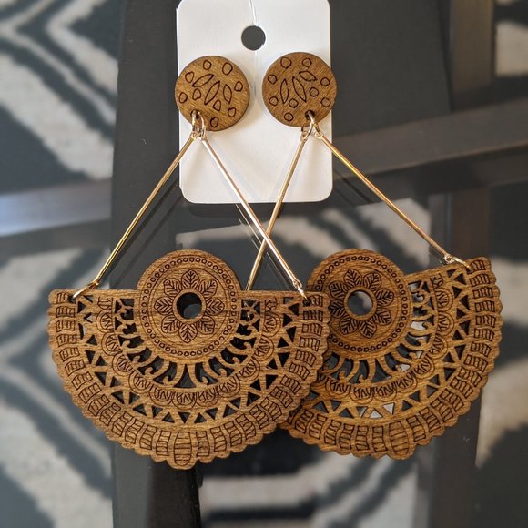 3for$20 - Laser Etched Wooden Earrings - NWT - Picture 1 of 4